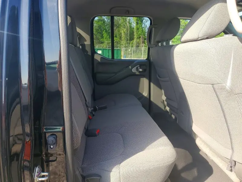 2020 NISSAN FRONTIER SV  