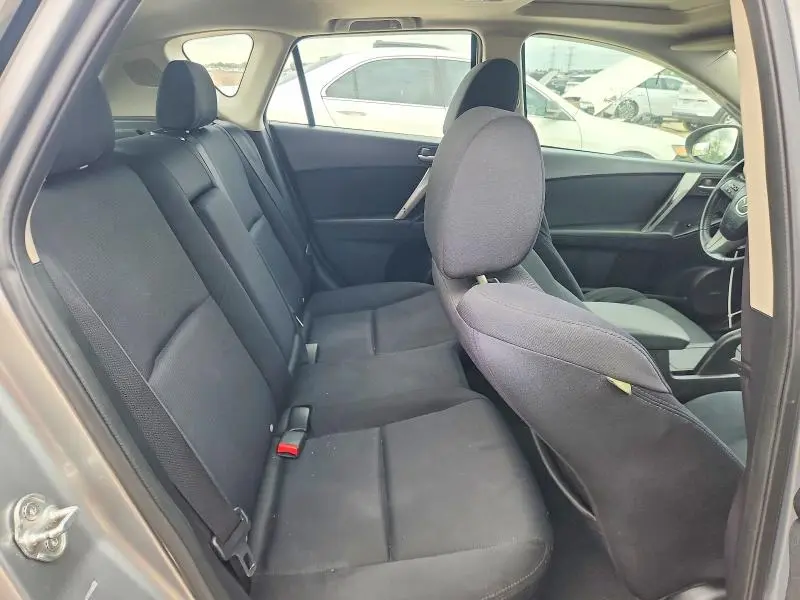 2011 MAZDA 3 S  
