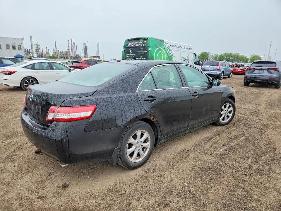 2011 TOYOTA CAMRY LE V6  