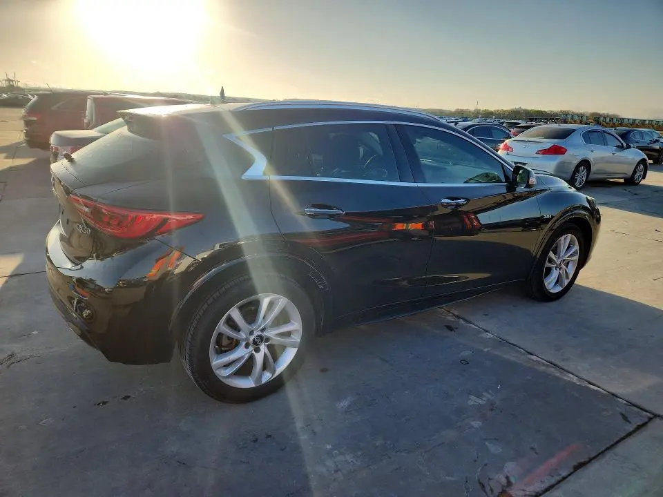 2018 INFINITI QX30 ESSENTIAL  