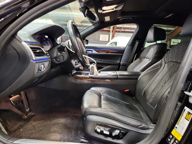 2021 BMW 750 XI  