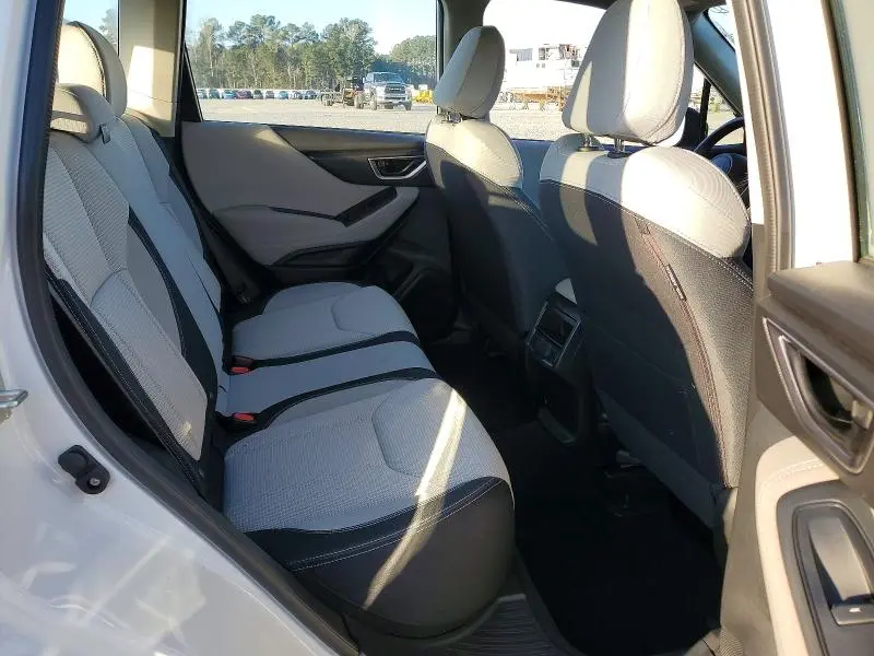 2022 SUBARU FORESTER   