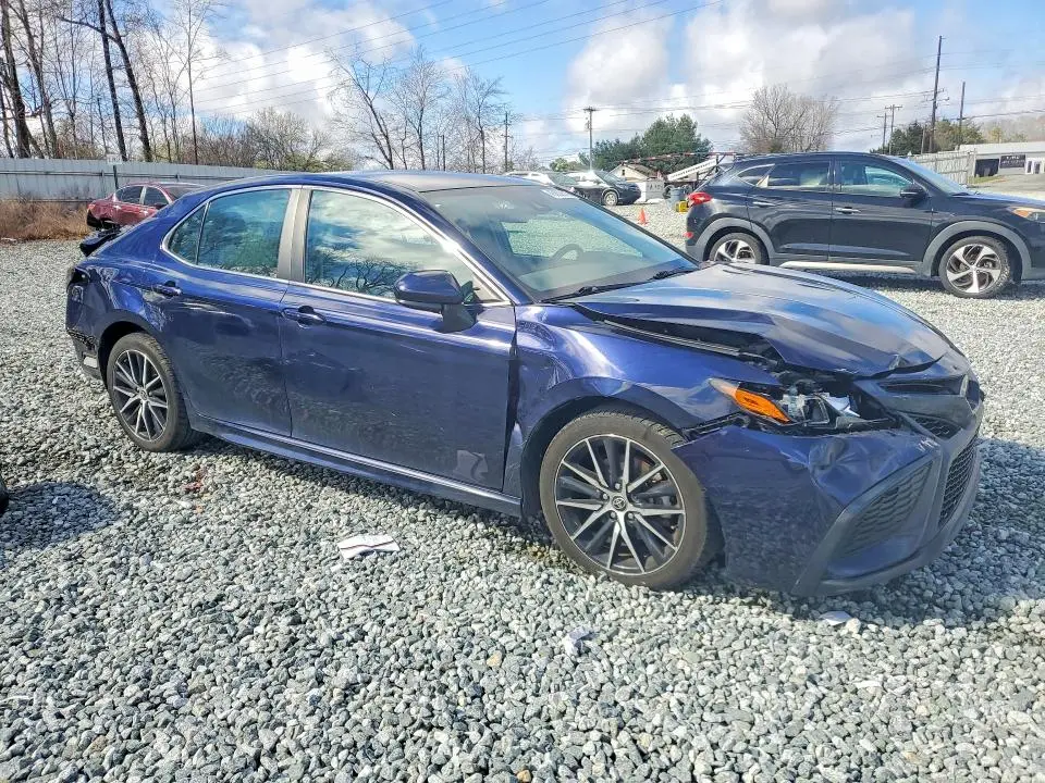 2021 TOYOTA CAMRY SE  