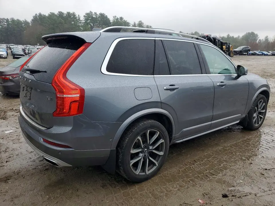 2017 VOLVO XC90 T6  