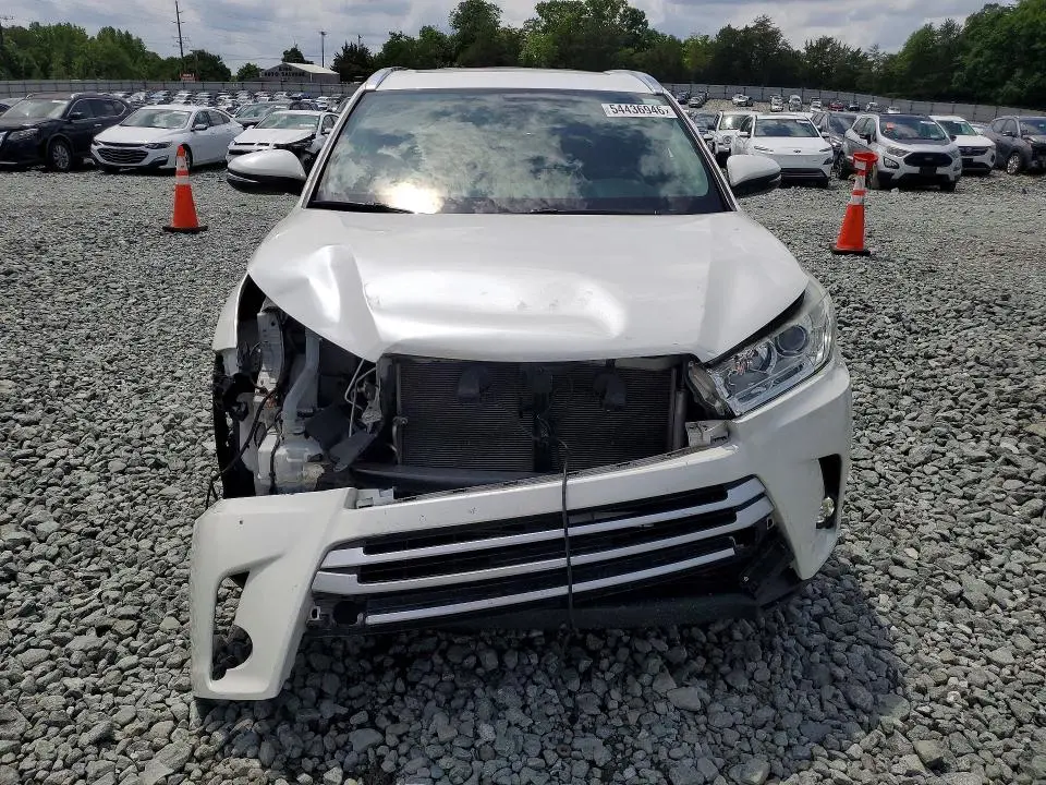 2018 TOYOTA HIGHLANDER XLE  