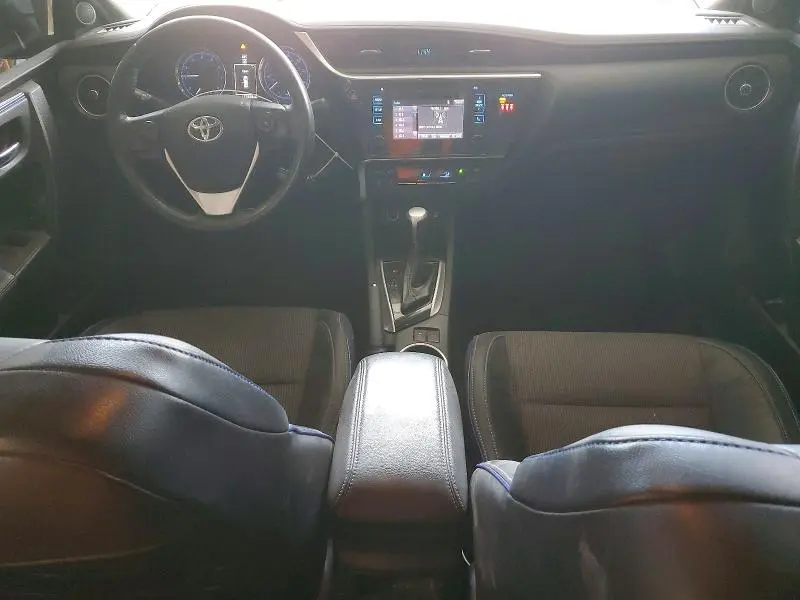2019 TOYOTA COROLLA SE  