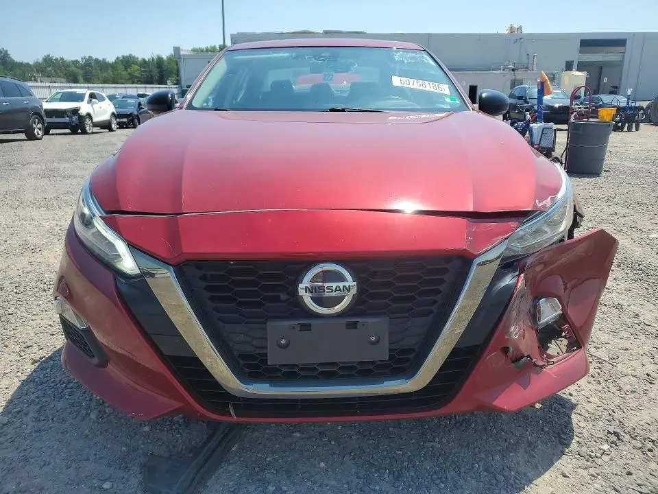 2021 NISSAN ALTIMA SR  