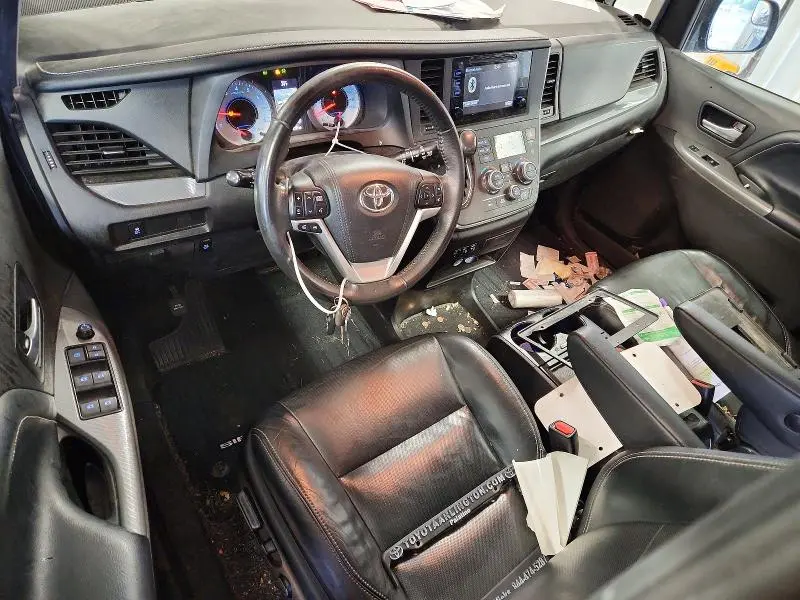 2017 TOYOTA SIENNA   