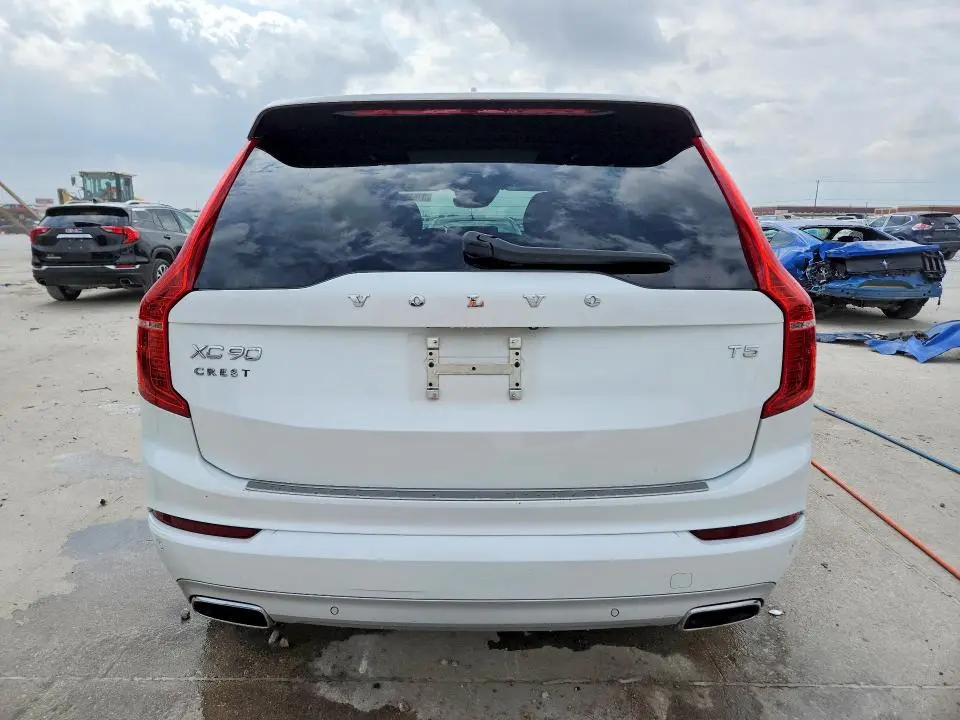 2020 VOLVO XC90 T5 MOMENTUM  