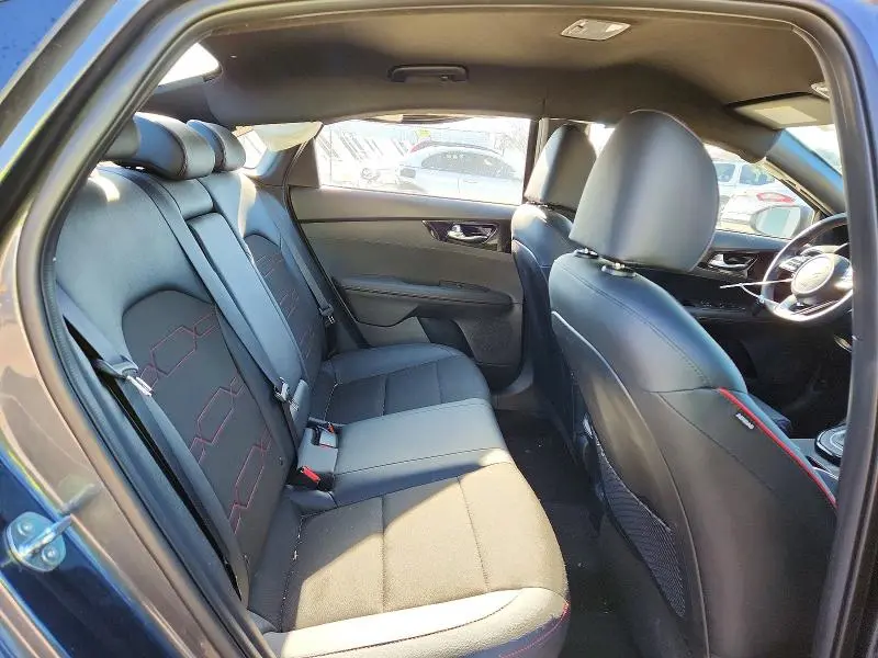 2024 KIA FORTE GT  