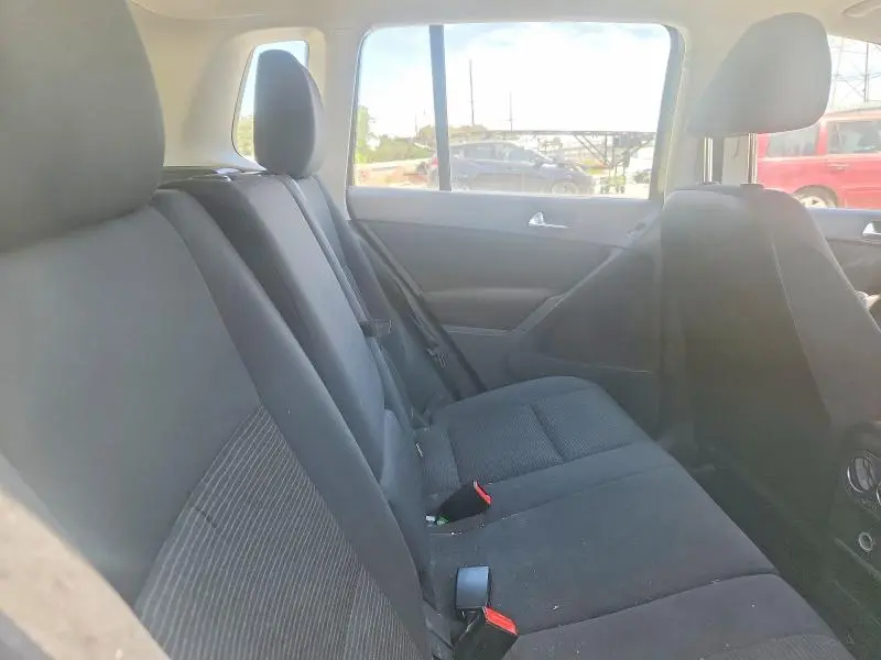2015 VOLKSWAGEN TIGUAN S  