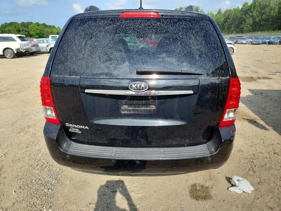 2012 KIA SEDONA LX  