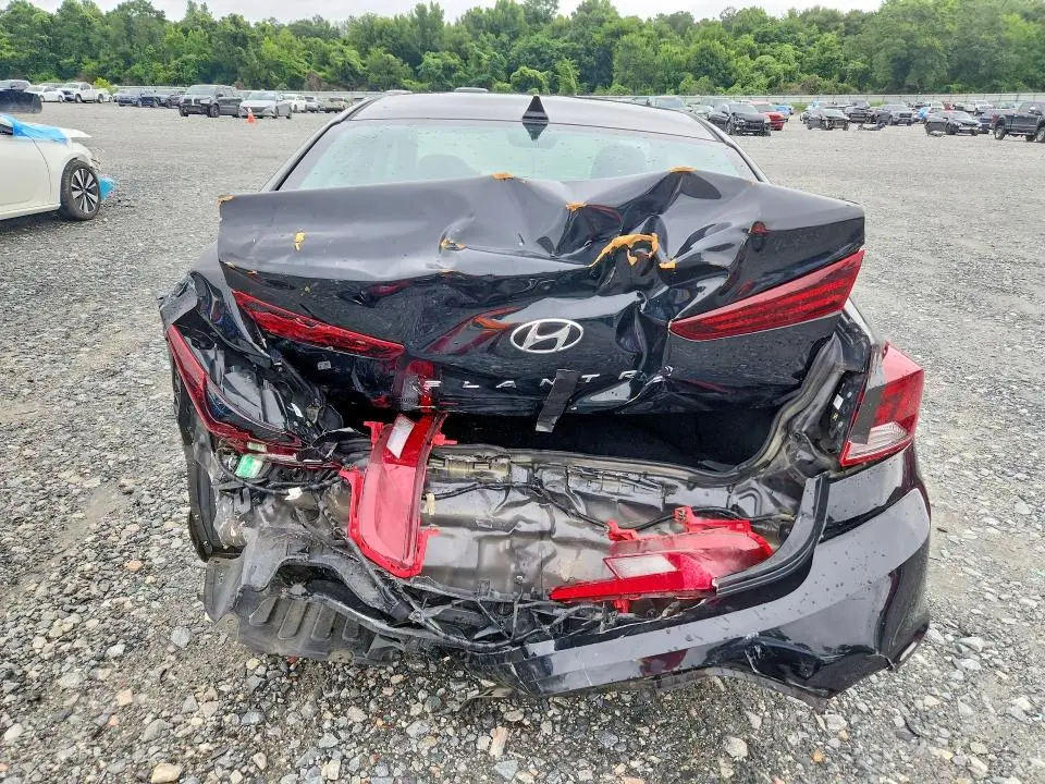 2020 HYUNDAI ELANTRA SEL  