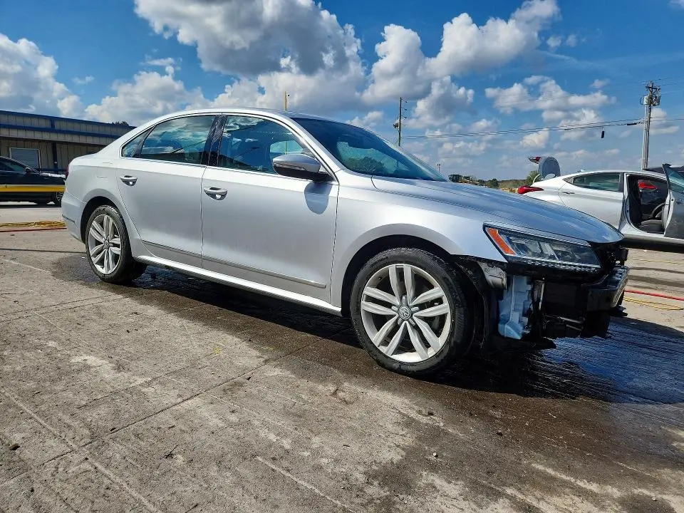 2017 VOLKSWAGEN PASSAT SEL PREMIUM  
