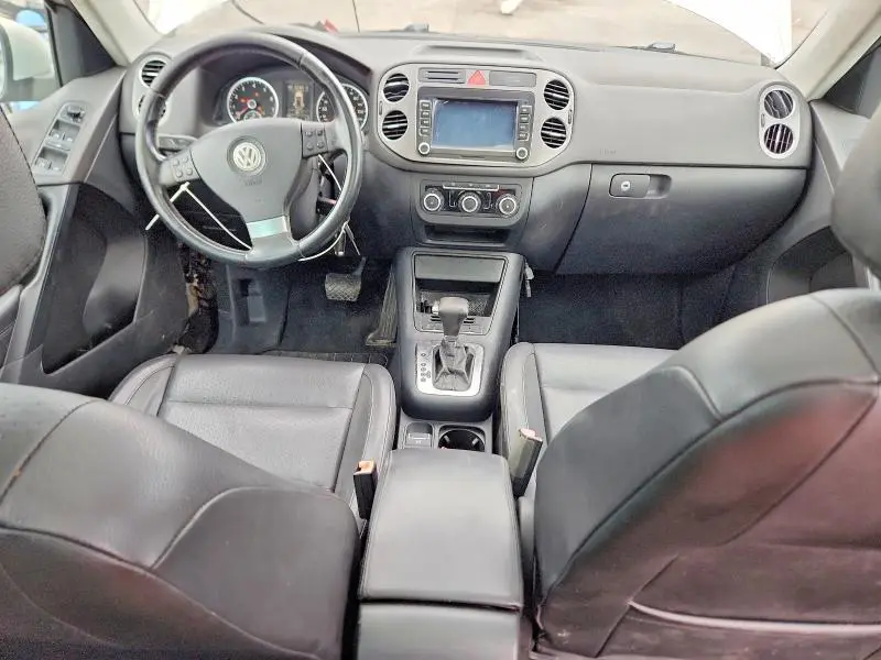 2010 VOLKSWAGEN TIGUAN SE  
