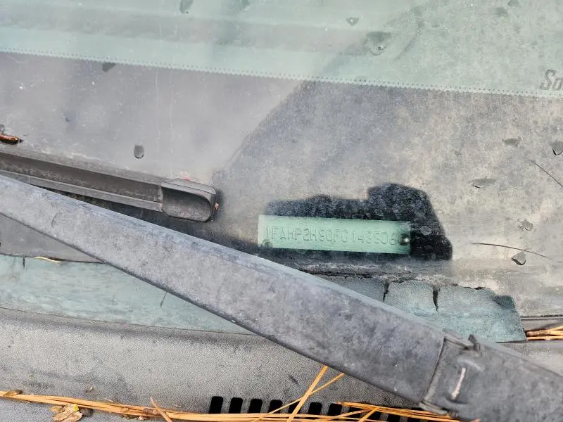 2015 FORD TAURUS SEL  