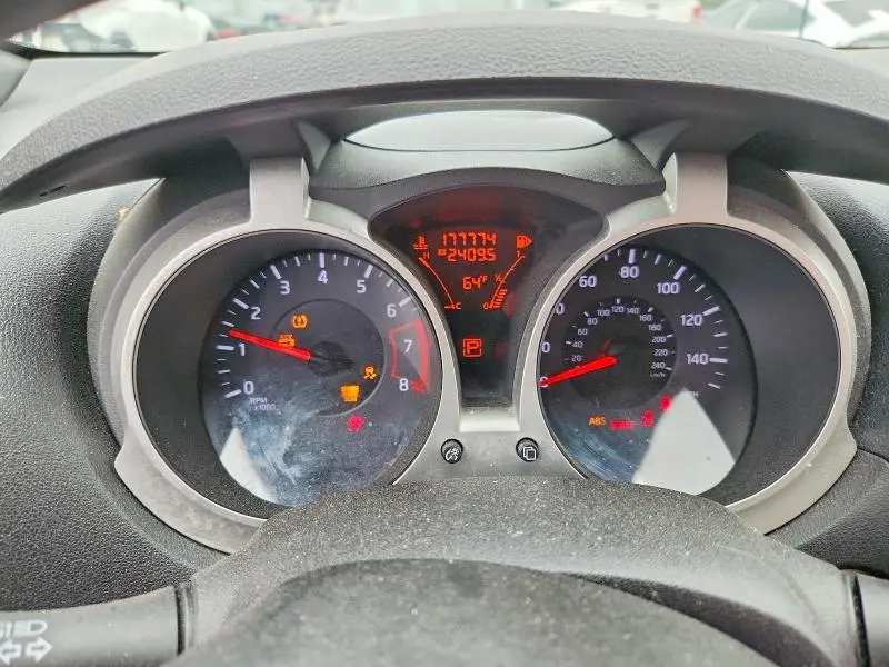2011 NISSAN JUKE S  
