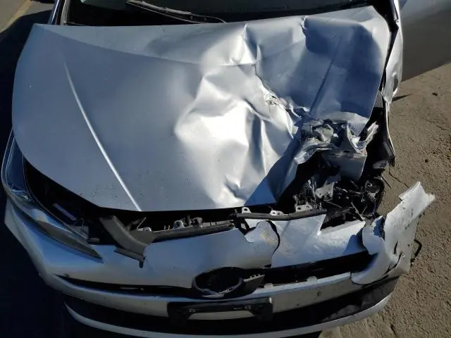 2022 TOYOTA PRIUS LE  