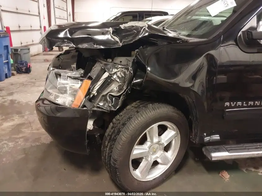 2013 CHEVROLET AVALANCHE LS