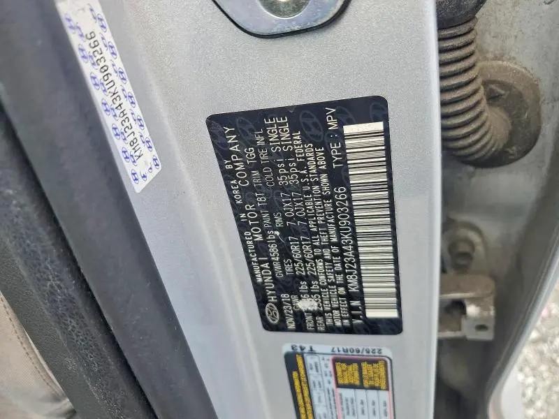 2019 HYUNDAI TUCSON SE  