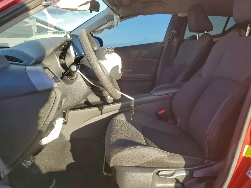 2020 TOYOTA C-HR XLE  