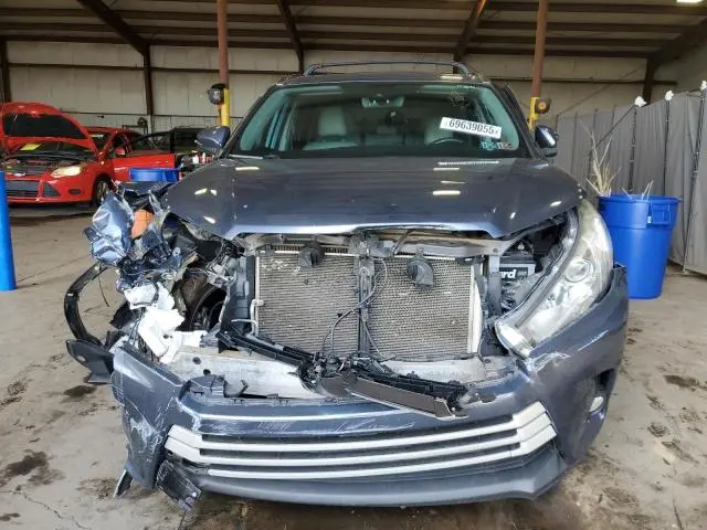 2018 TOYOTA HIGHLANDER SE  