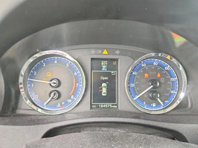 2019 TOYOTA COROLLA SE  