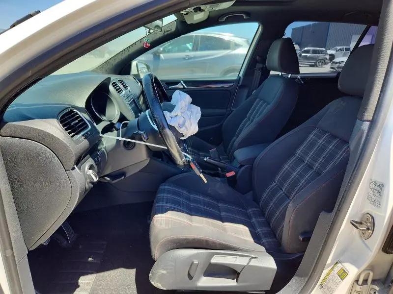 2011 VOLKSWAGEN GTI   