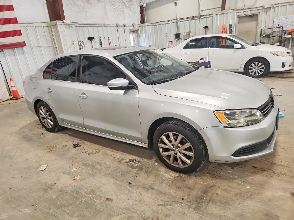 2014 VOLKSWAGEN JETTA SE  