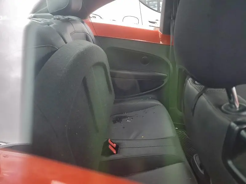 2016 VOLKSWAGEN BEETLE SE  