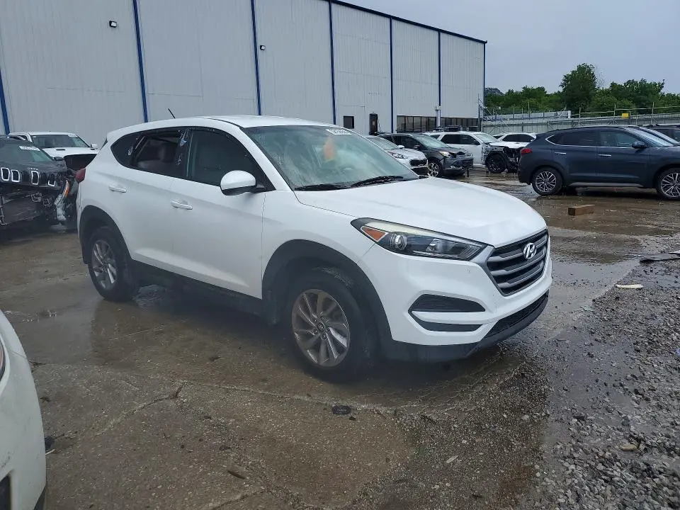 2018 HYUNDAI TUCSON SE  