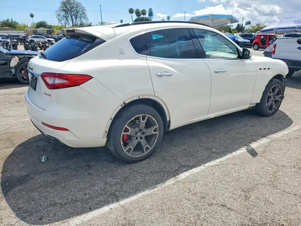 2017 MASERATI LEVANTE SPORT  