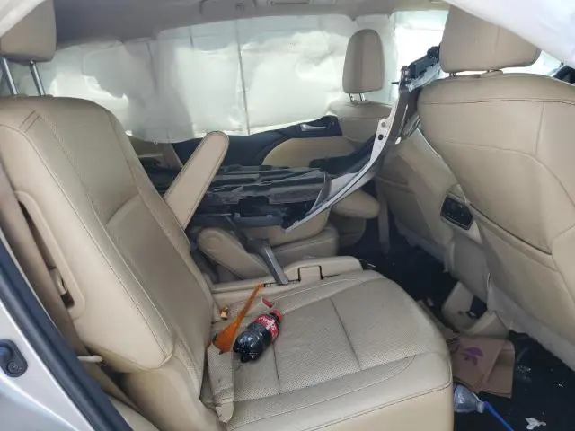 2016 TOYOTA HIGHLANDER LIMITED  