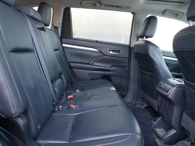 2016 TOYOTA HIGHLANDER XLE  