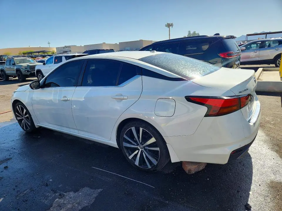 2021 NISSAN ALTIMA SR  