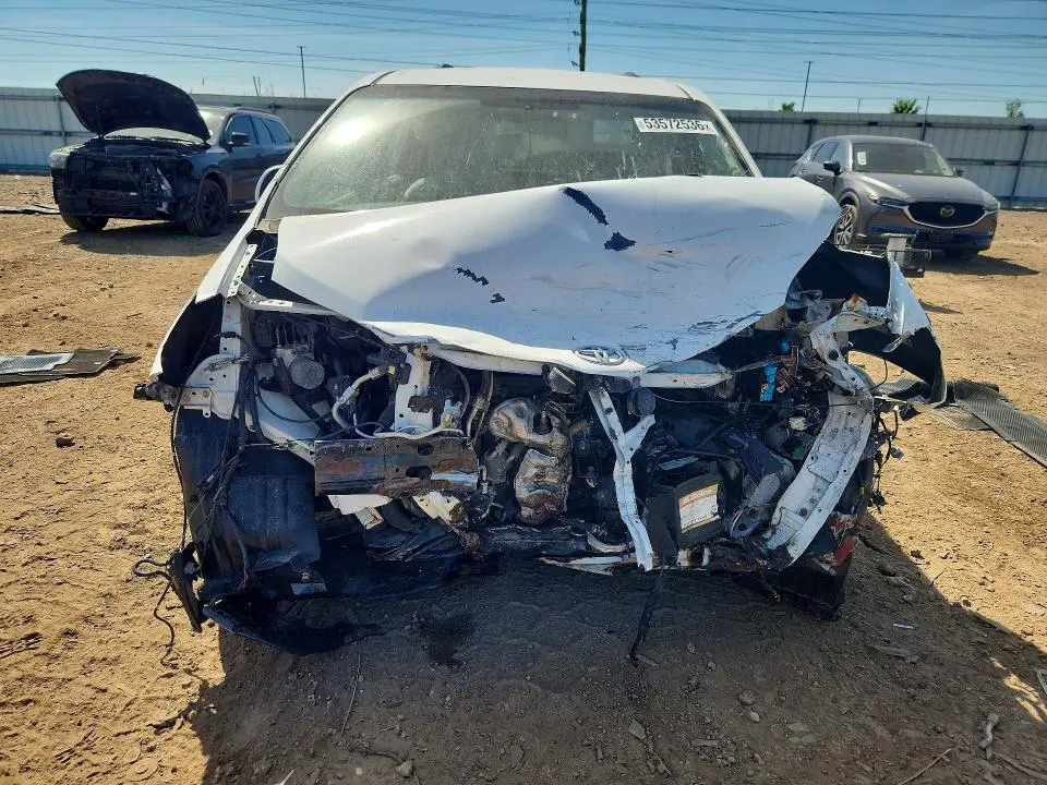 2017 TOYOTA SIENNA LE  