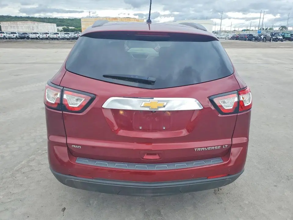 2015 CHEVROLET TRAVERSE LT  