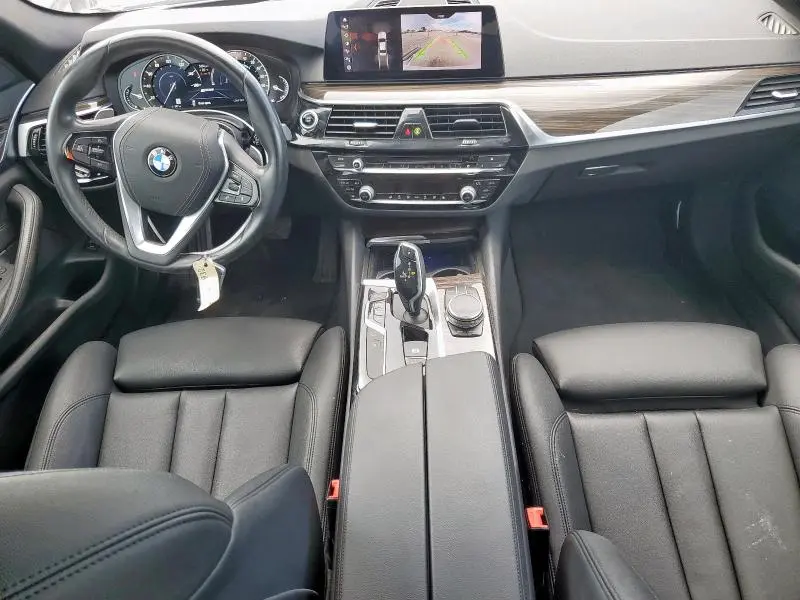 2019 BMW 530E   