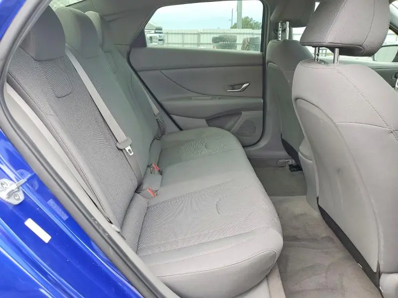 2021 HYUNDAI ELANTRA SE  