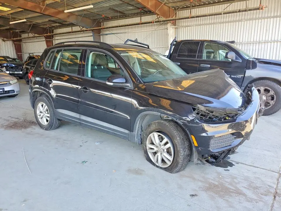 2016 VOLKSWAGEN TIGUAN S  