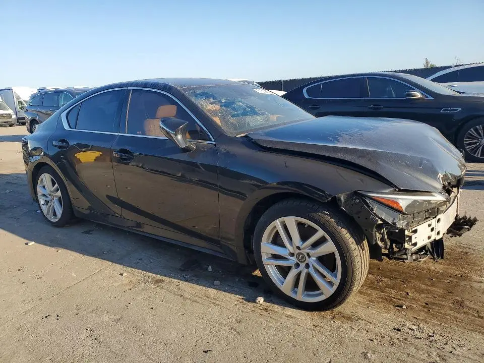 2021 LEXUS IS 300  
