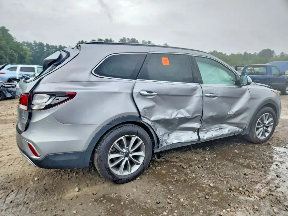 2017 HYUNDAI SANTA FE SE  
