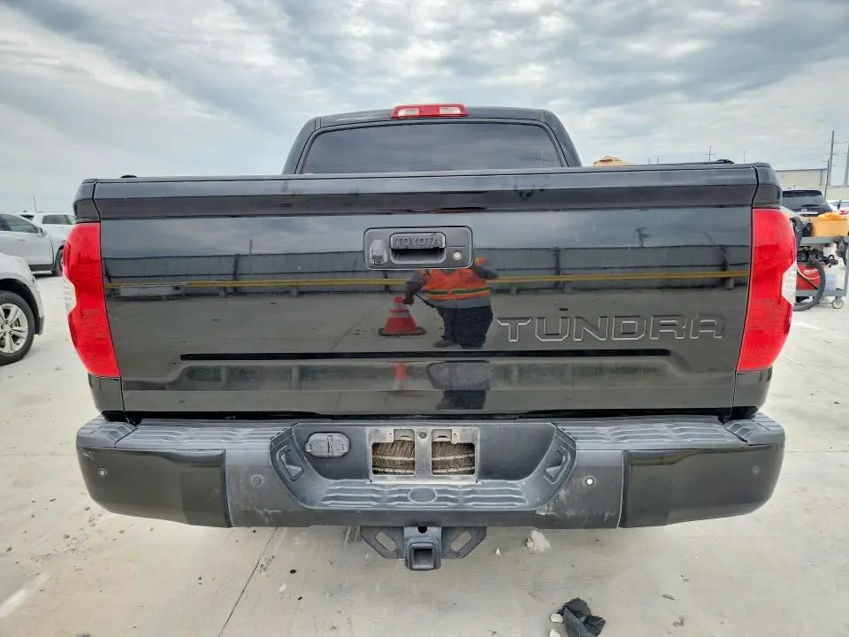 2017 TOYOTA TUNDRA CREWMAX LIMITED  