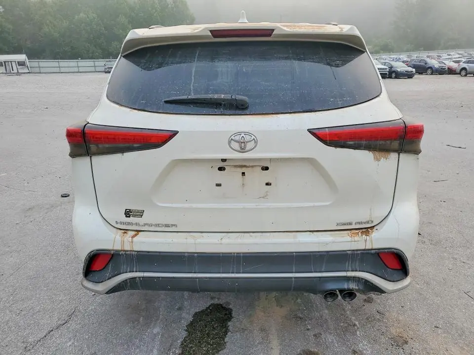 2021 TOYOTA HIGHLANDER XSE  