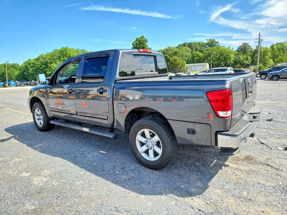 2011 NISSAN TITAN SV  