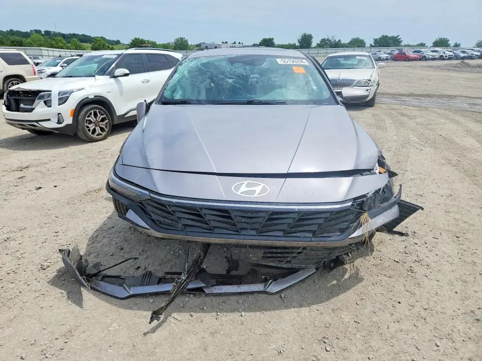 2025 HYUNDAI ELANTRA SEL  