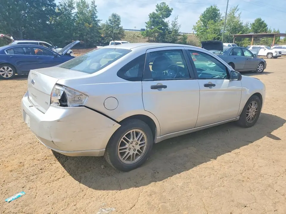 2011 FORD FOCUS SE  