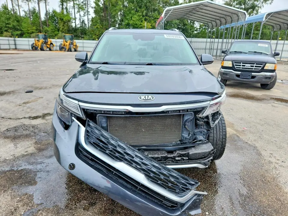 2021 KIA SELTOS S  