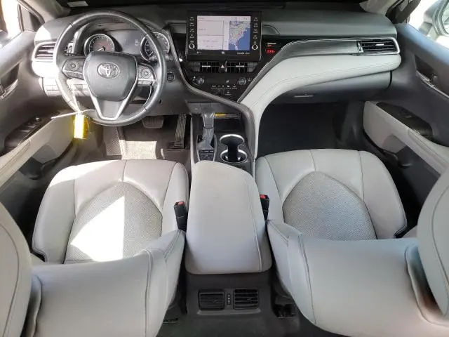 2021 TOYOTA CAMRY XLE  