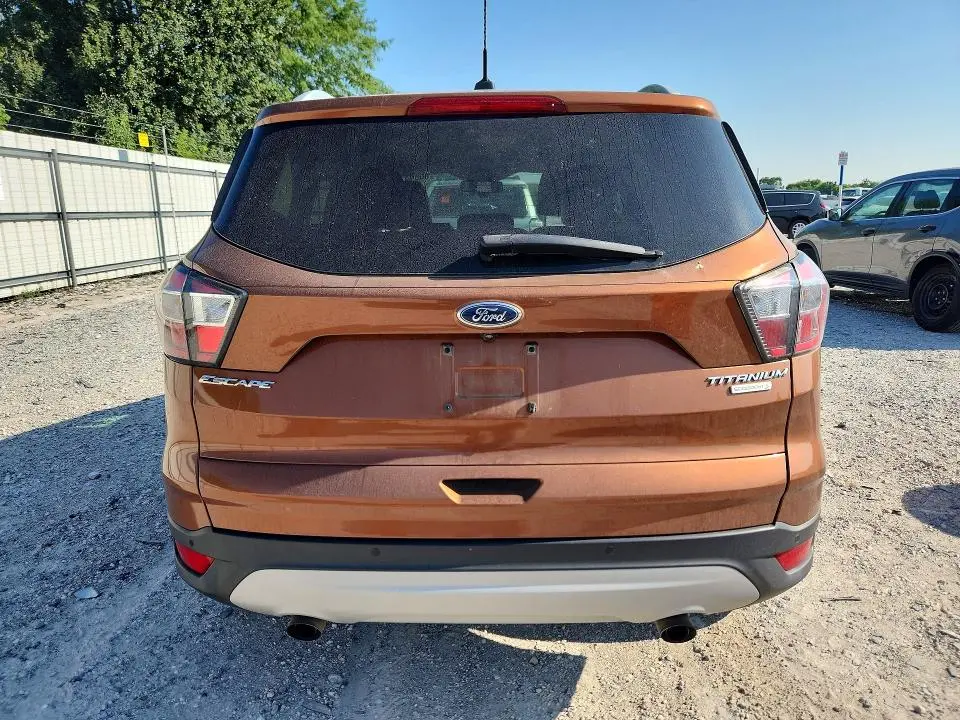 2017 FORD ESCAPE TITANIUM  
